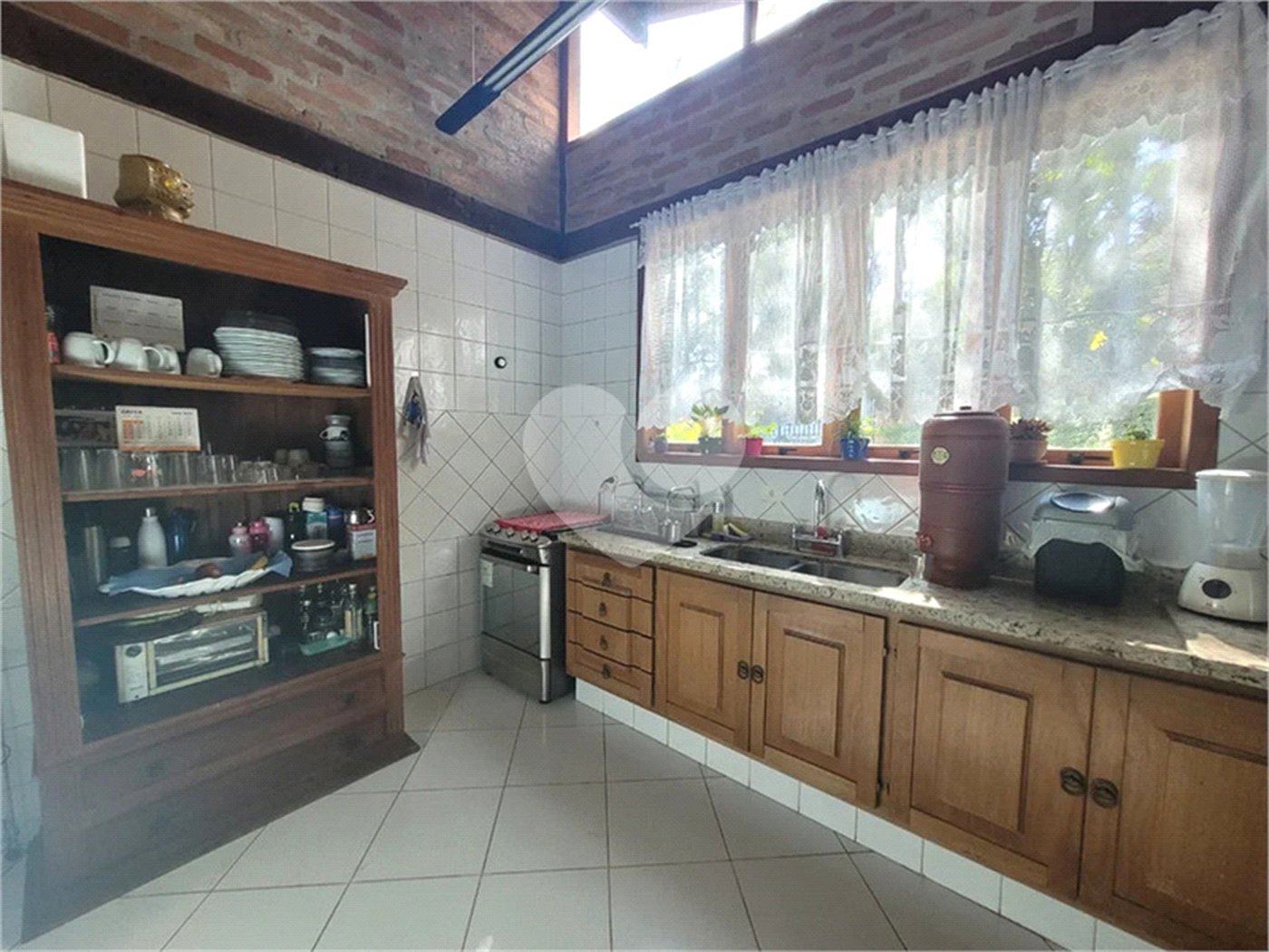 Casa à venda com 3 quartos, sendo 1 suíte,  no condomínio Residencial Bosque da Serra, Mairiporã - SP