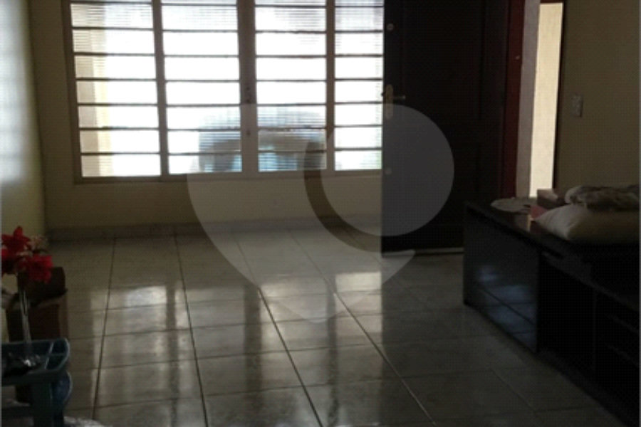 Sobrado à venda com 2 quartos em Tremembé, São Paulo, SP