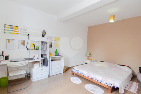 Casa à venda com 4 quartos, sendo 1 suíte, em Jardim Nova Taboão, Guarulhos, SP