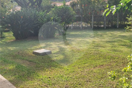 Casa à venda com 3 quartos, sendo 1 suíte, em Condomínio Flamboyant-b, Atibaia, SP