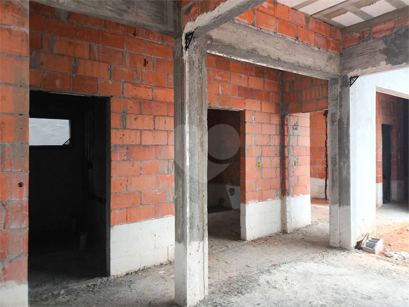 Casa à venda com 3 quartos, sendo 1 suíte, no condomínio Loteamento Parque Residencial Serras de Atibaia Ii, Atibaia - SP
