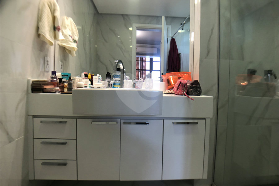 Casa à venda com 4 suítes no condomínio Residencial Floresta, São Paulo - SP