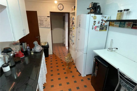 Casa à venda com 3 quartos, sendo 1 suíte, em Vila Mariana, São Paulo, SP