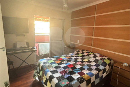 Casa à venda com 3 quartos, sendo 1 suíte, no condomínio Vila das Cores, São Paulo - SP
