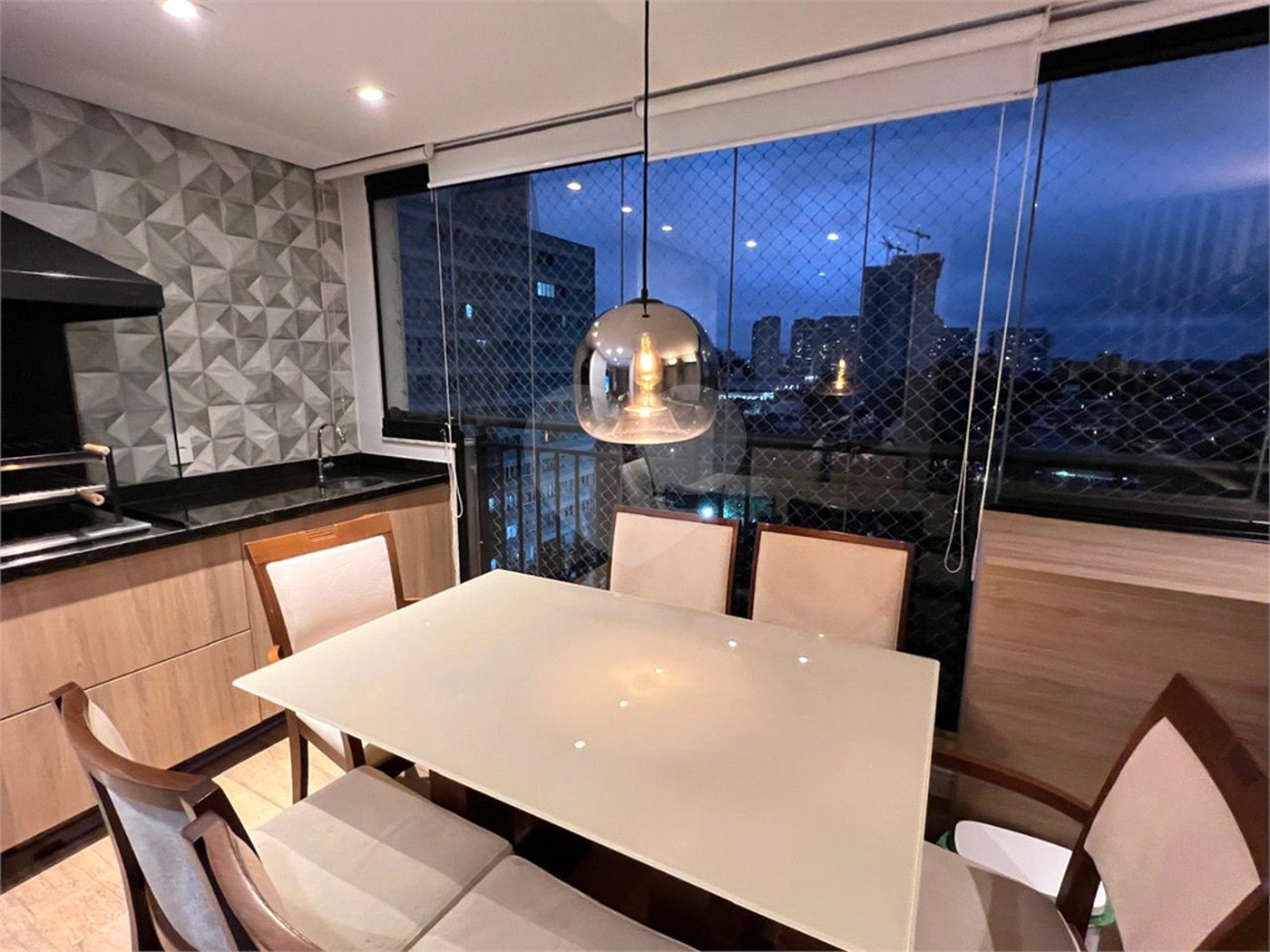 Apartamento à venda com 2 quartos, sendo 1 suíte, em Santo Amaro, São Paulo, SP