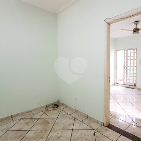 Sobrado à venda com 4 quartos, sendo 1 suíte, no Centro, Ribeirão Preto, SP