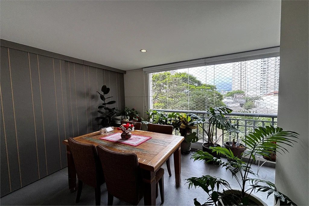 Apartamento para alugar com 3 suítes em Vila Romana, São Paulo, SP