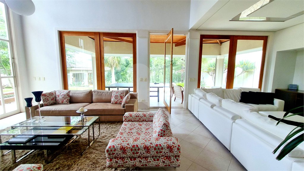 Casa à venda ou para alugar com 5 suítes em Serra da Cantareira, Mairiporã, SP