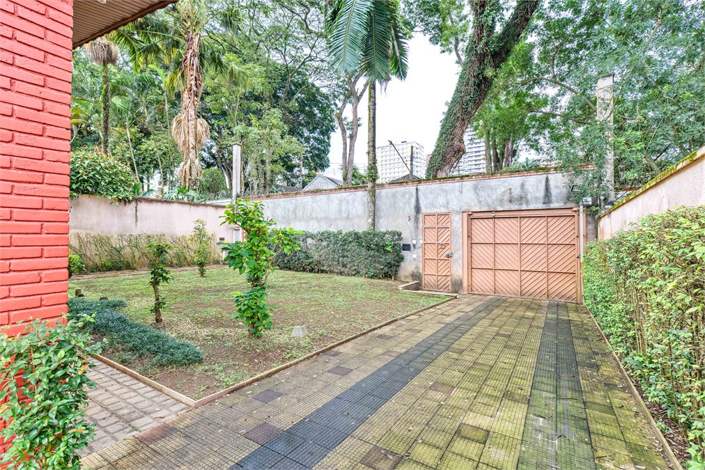 Casa à venda com 3 quartos, sendo 2 suítes, em Alto da Boa Vista, São Paulo, SP