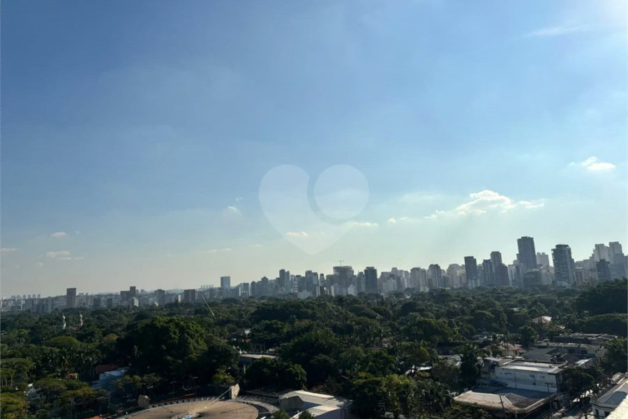 Cobertura duplex com terraço e vista em Cerqueira César