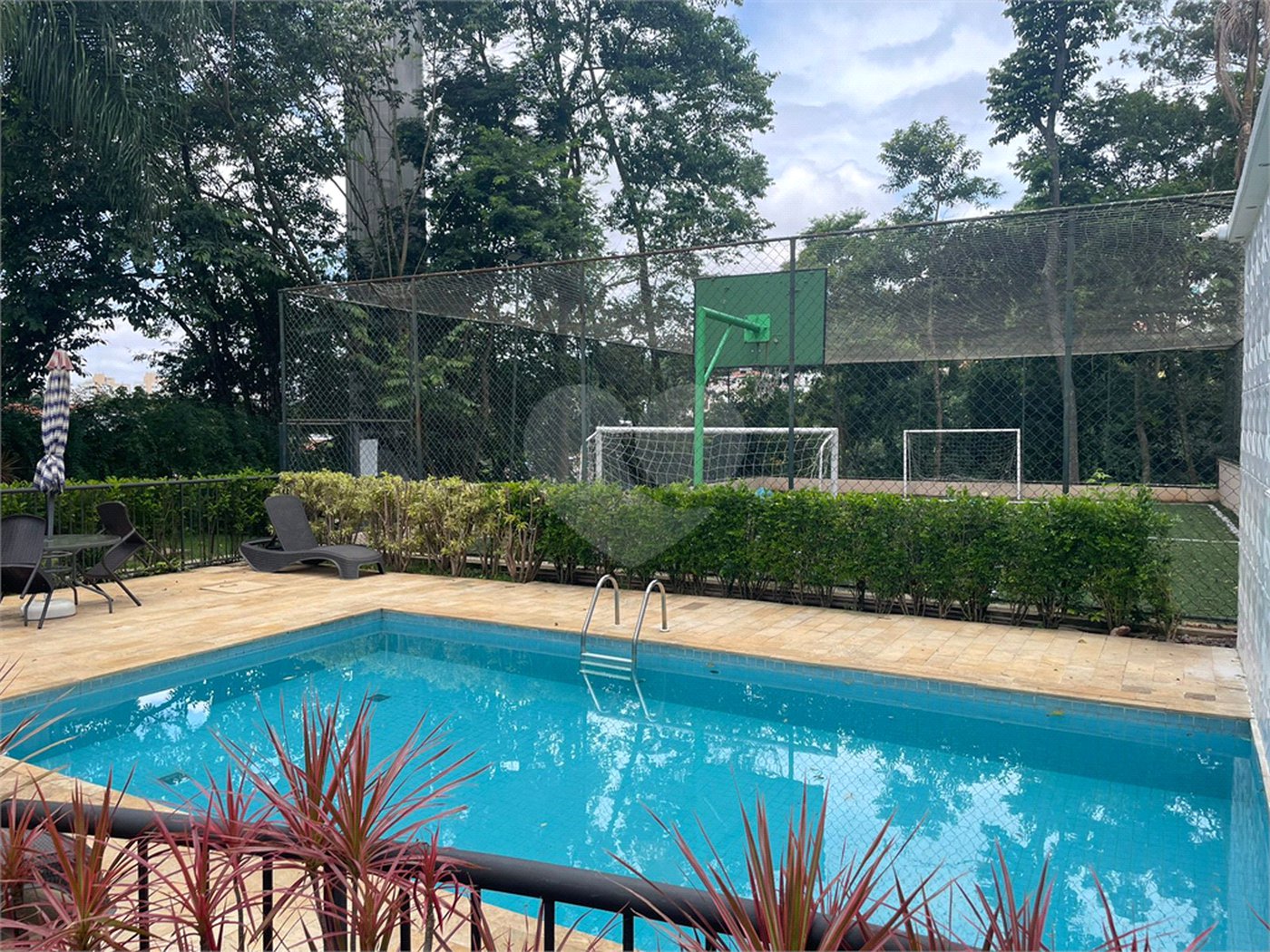 Casa à venda com 4 quartos, sendo 3 suítes,  no condomínio The House, São Paulo - SP