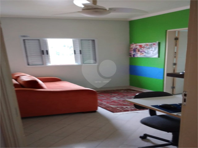 Casa à venda com 3 quartos, sendo 2 suítes,  no condomínio Villa's Residencial, São Paulo - SP
