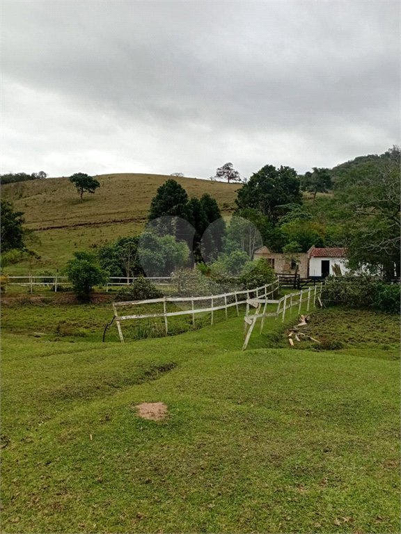 Sítio à venda com 2 quartos em Área Rural de Lagoinha, Lagoinha, SP