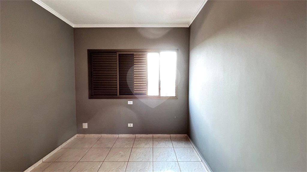 Apartamento à venda com 3 quartos, sendo 1 suíte, no Centro, Três Lagoas, MS