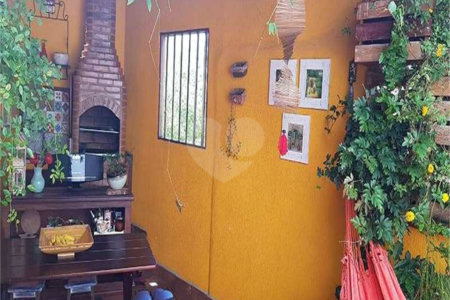 Casa à venda com 3 quartos, sendo 1 suíte,  em Santa Teresa, Rio de Janeiro, RJ