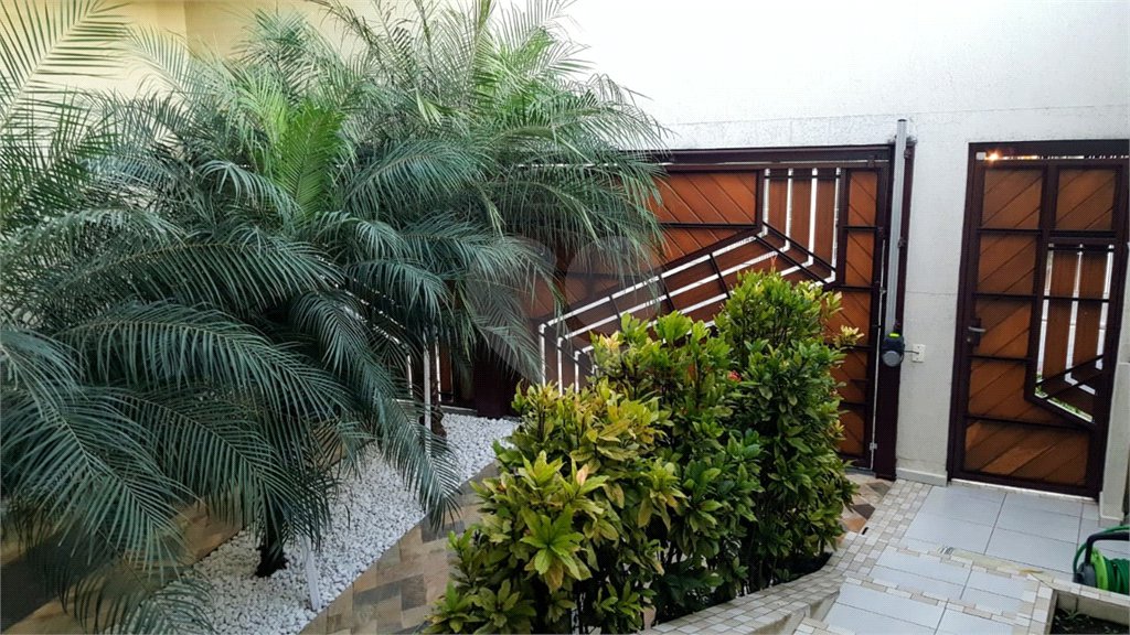 Sobrado à venda com 4 quartos, sendo 2 suítes,  em Parque Colonial, São Paulo, SP