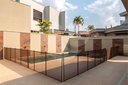 Casa à venda ou para alugar com 4 suítes no condomínio Jardim Vila Paradiso, Indaiatuba - SP