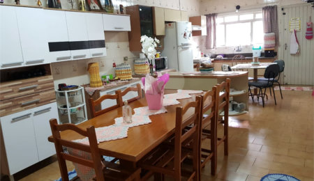 Casa à venda com 3 quartos, sendo 1 suíte,  em Alvinópolis, Atibaia, SP