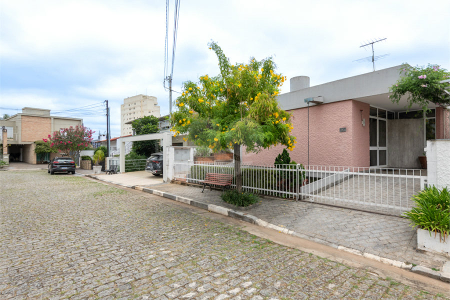 Casa Térrea à venda com 7 quartos, sendo 1 suíte, em Santana, São Paulo, SP