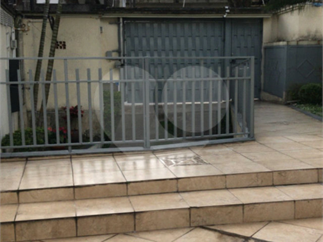 Casa à venda com 3 quartos, sendo 1 suíte,  no condomínio Felipe, São Paulo - SP