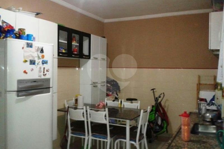 Sobrado à venda com 3 quartos, sendo 1 suíte, em Vila Gustavo, São Paulo, SP