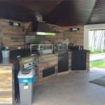 Casa à venda com 8 quartos, sendo 6 suítes,  no condomínio Acapulco, Guarujá - SP