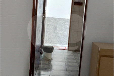 Sobrado à venda com 2 quartos em Granja Carolina, Cotia, SP