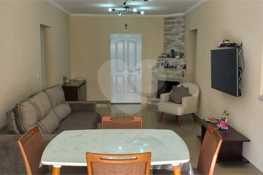 Casa à venda com 3 quartos, sendo 1 suíte, no condomínio Sausalito, Mairiporã - SP