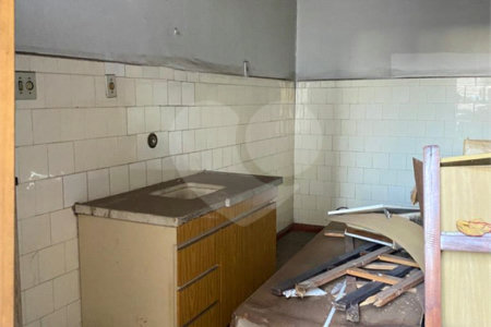 Casa à venda com 3 quartos, sendo 1 suíte, em Indianópolis, São Paulo, SP