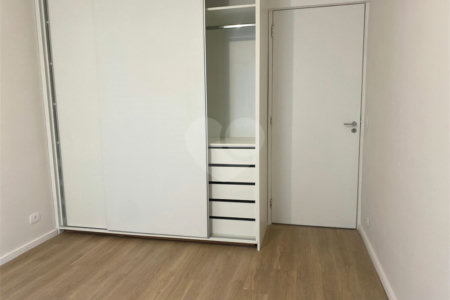 Apartamento à venda com 3 quartos, sendo 1 suíte,  em Itaim Bibi, São Paulo, SP