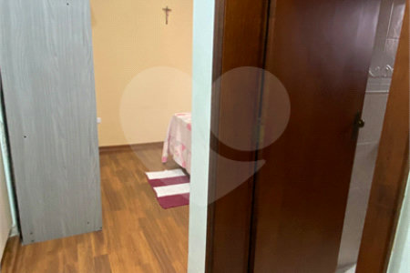 Casa à venda com 3 quartos, sendo 2 suítes, no condomínio Residencial Jardim Altos de Suzano, Suzano - SP