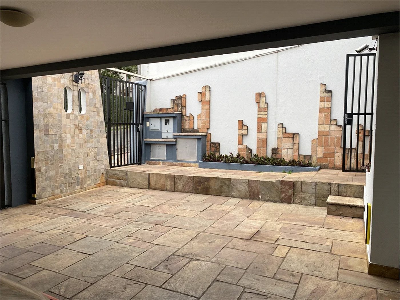 Casa à venda com 3 suítes em Jardim Leonor, São Paulo, SP