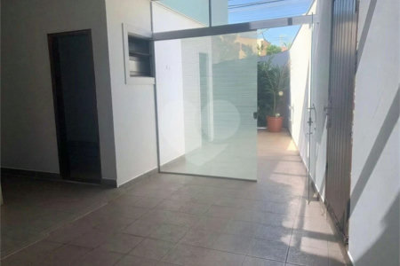 Sobrado à venda com 4 quartos, sendo 2 suítes, em Jardim do Mar, São Bernardo do Campo, SP