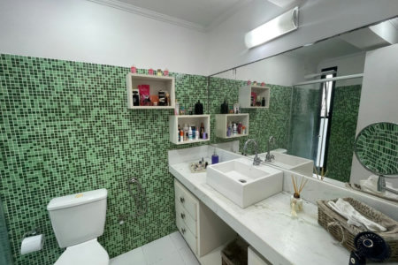 Apartamento 3 dormitórios com 2 suítes, 2 vagas demarcadas, no Embaré, Santos