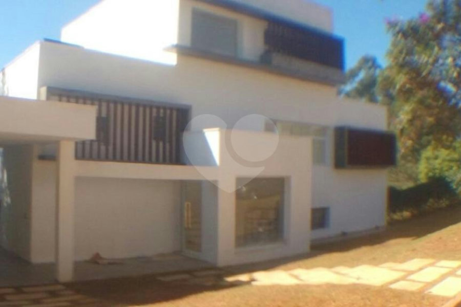 Sobrado à venda com 3 suítes em Seerra da Cantareira, Mairiporã, SP