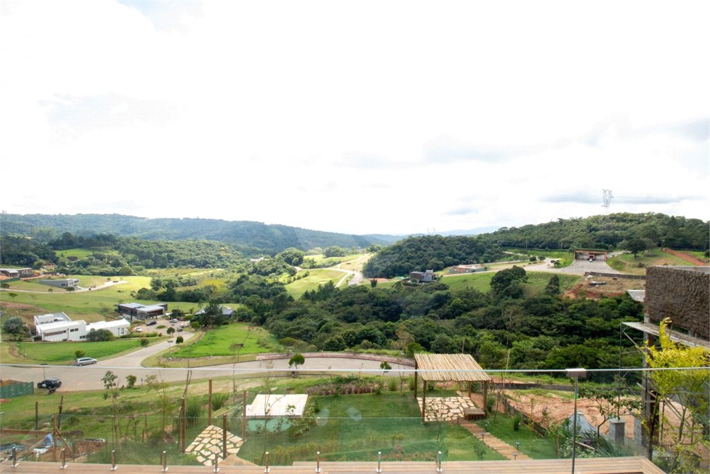 Casa à venda com 5 quartos, sendo 4 suítes, em Vila Darcy Penteado (mailasqui), São Roque, SP