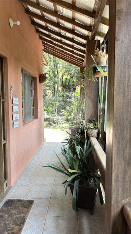 Casa à venda com 3 quartos, sendo 2 suítes, no condomínio Loteamento Haras El Passo, Mairiporã - SP