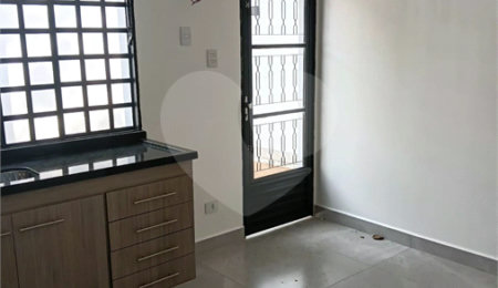 Sobrado para alugar com 2 quartos, sendo 1 suíte,  no Centro, São Roque, SP