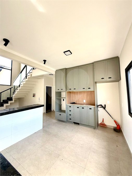 Casa à venda ou para alugar com 3 quartos, sendo 1 suíte, no condomínio Residencial Marchant Buarque, Atibaia - SP