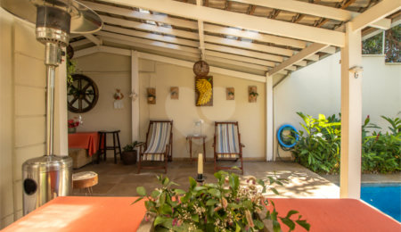 Casa à venda com 5 quartos, sendo 4 suítes,  no condomínio Bounganville, São Paulo - SP