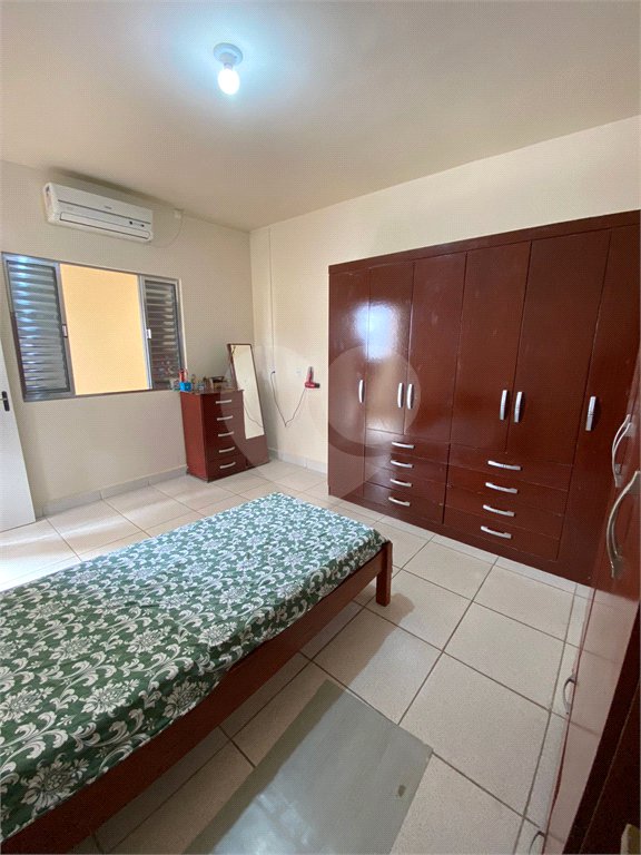 Sobrado à venda com 3 quartos em Jundiapeba, Mogi das Cruzes, SP