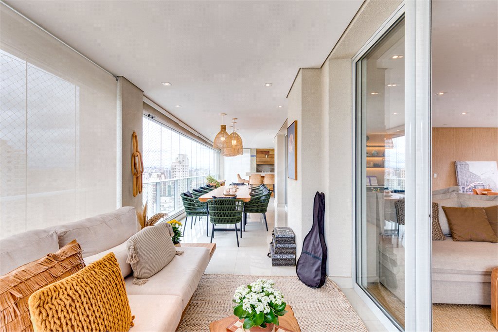 Apartamento à venda com 4 suítes em Campo Belo, São Paulo, SP