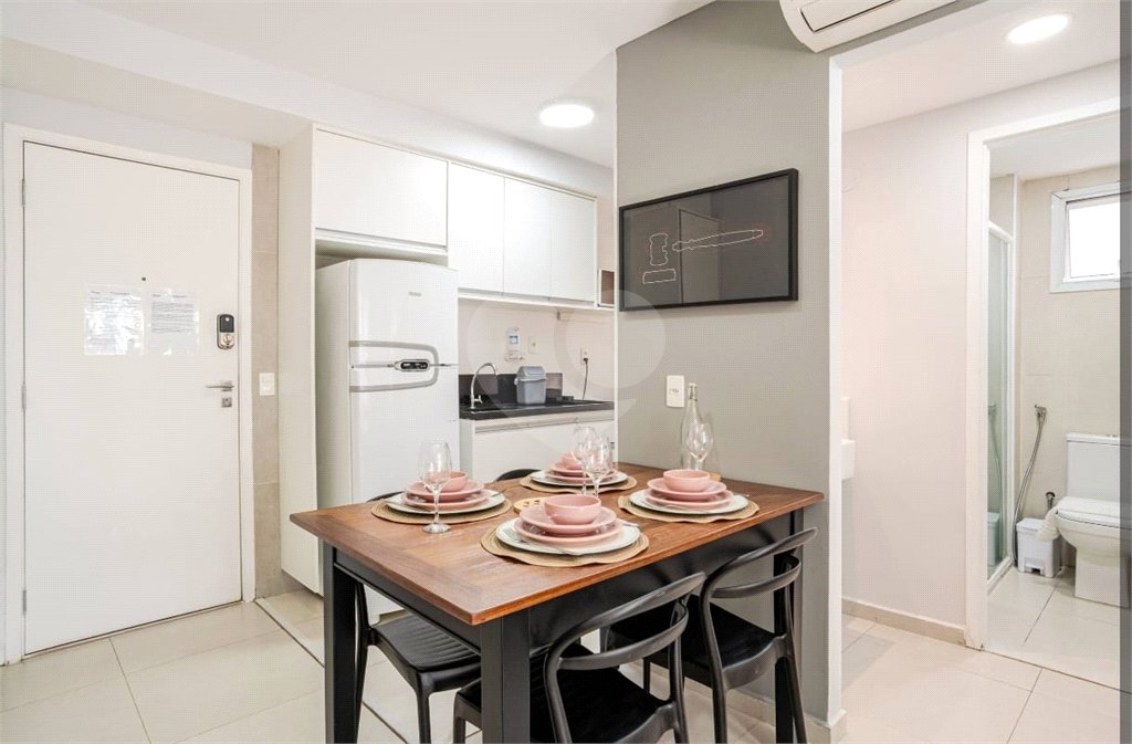 Pratico e moderno apartamento mobiliado de 45 m2 na Bela Vista