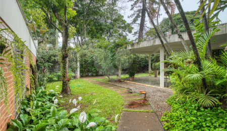 Sobrado à venda com 4 quartos, sendo 2 suítes,  em Granja Julieta, São Paulo, SP