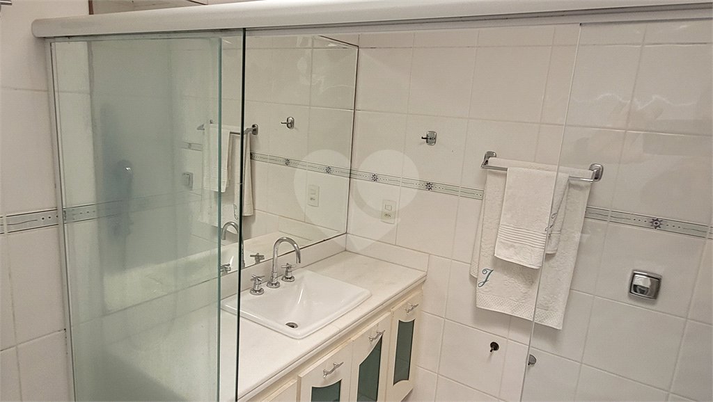 Sobrado à venda com 4 quartos, sendo 3 suítes, em Brooklin Paulista, São Paulo, SP