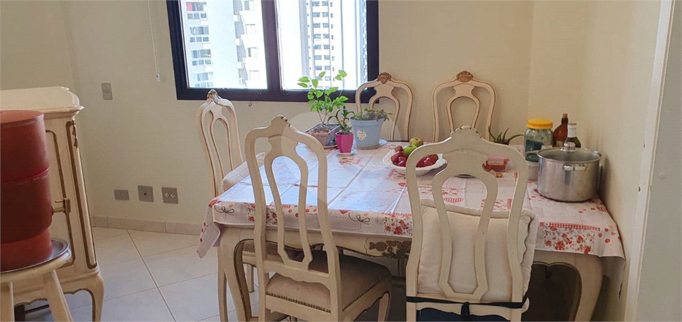 Apartamento à venda com 4 quartos, sendo 2 suítes, em Vila Mariana, São Paulo, SP