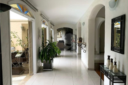 Casa à venda com 4 quartos, sendo 3 suítes,  em Fazenda Morumbi, São Paulo, SP