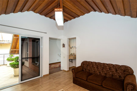Casa à venda com 5 quartos, sendo 4 suítes, no condomínio Villa de Monterey, São Paulo - SP