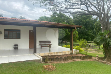 Casa à venda com 8 quartos, sendo 4 suítes, no condomínio Santa Filomena, Salto - SP