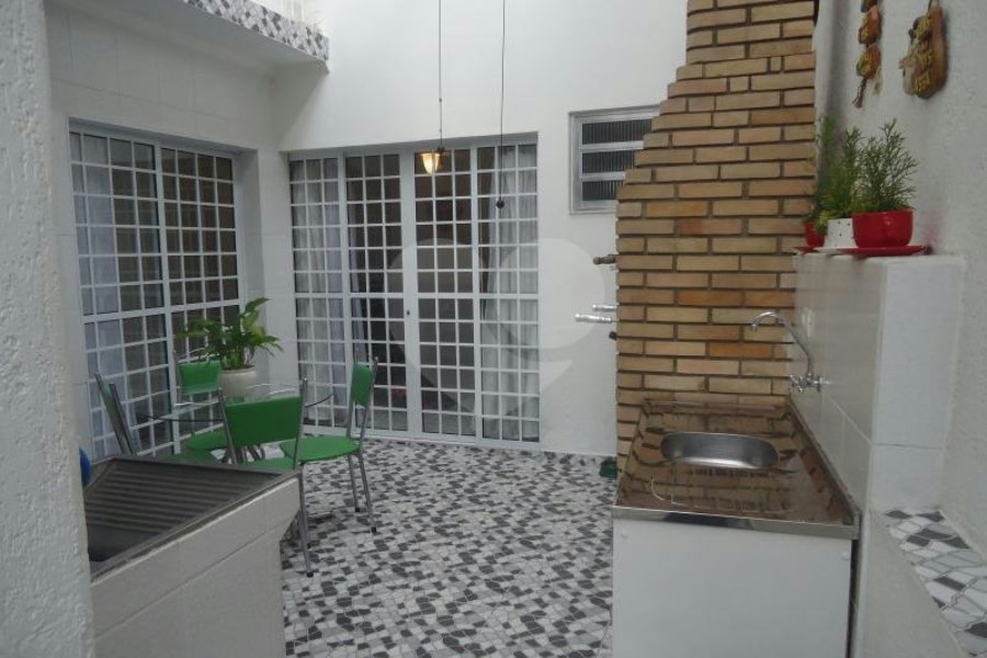 Sobrado à venda com 4 quartos, sendo 3 suítes, em Jardim Floresta, São Paulo, SP
